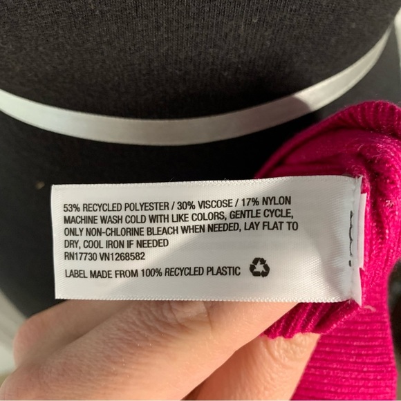 Nwt a new day Pink Long Sleeve Sweater V Neck Size Small Not heavy lighter - Picture 6 of 6